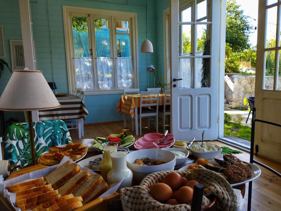 Brotseulebi Otel Ambrolauri Dış mekan fotoğraf
